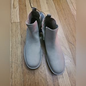 SOLD Times & Tru Boots